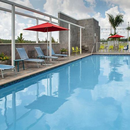 Home2 Suites By Hilton Fort Myers Airport מראה חיצוני תמונה