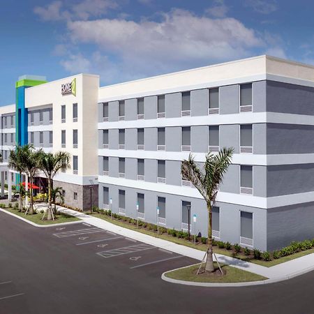 Home2 Suites By Hilton Fort Myers Airport מראה חיצוני תמונה