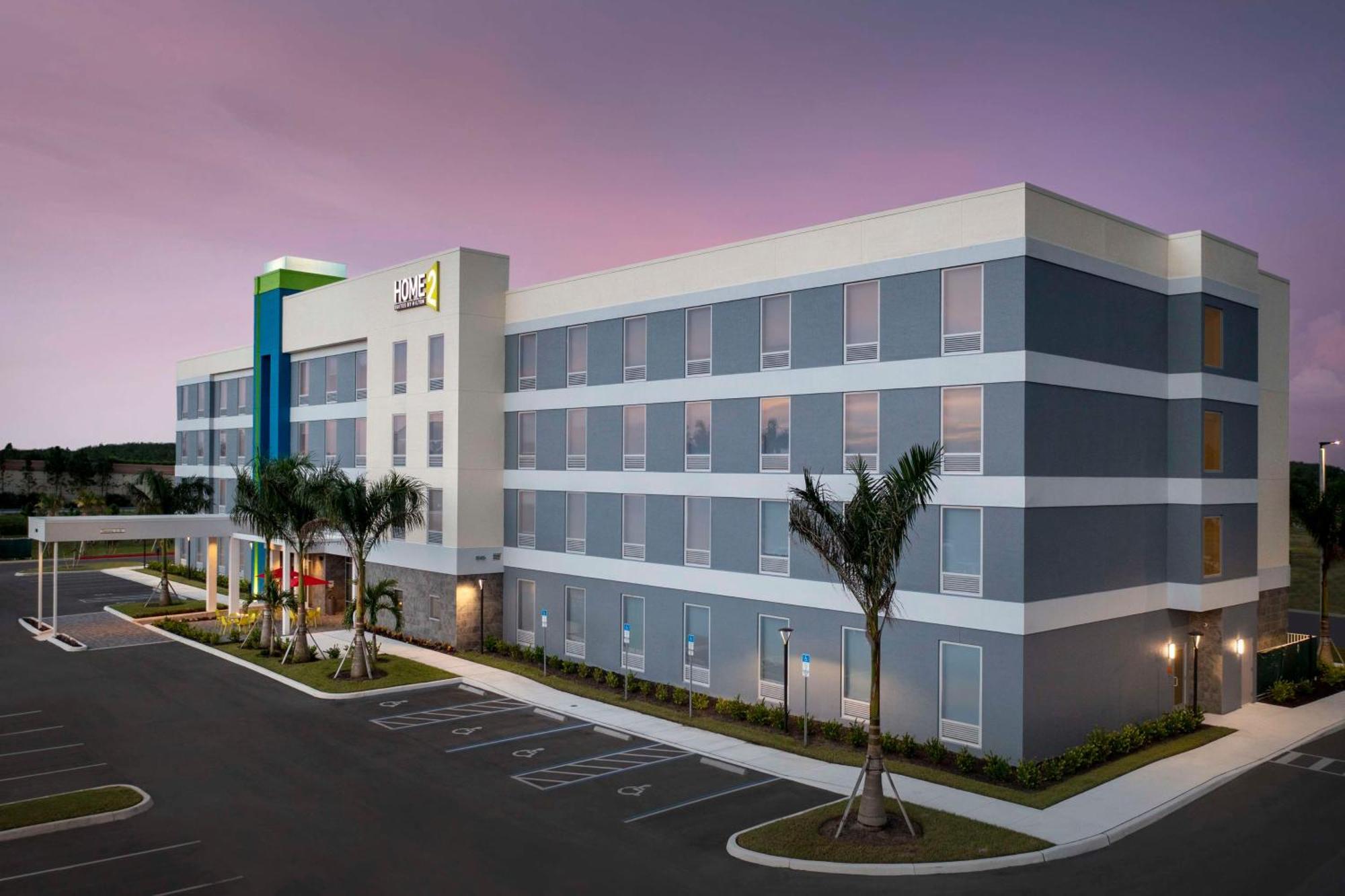 Home2 Suites By Hilton Fort Myers Airport מראה חיצוני תמונה